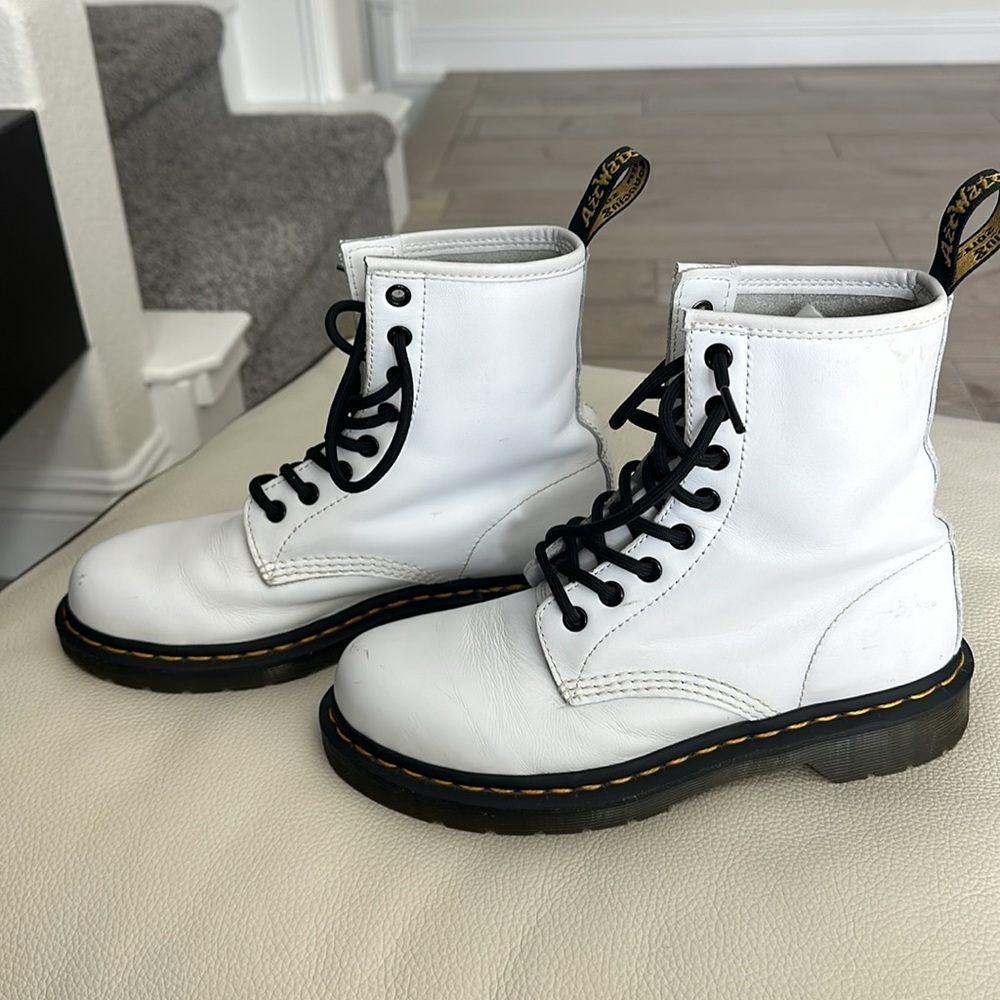 Women’s Doc Martens View 2